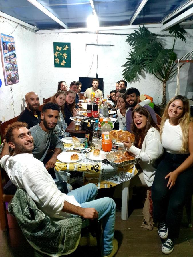 באניוס Hostal Inti Raymi Backpackers מראה חיצוני תמונה