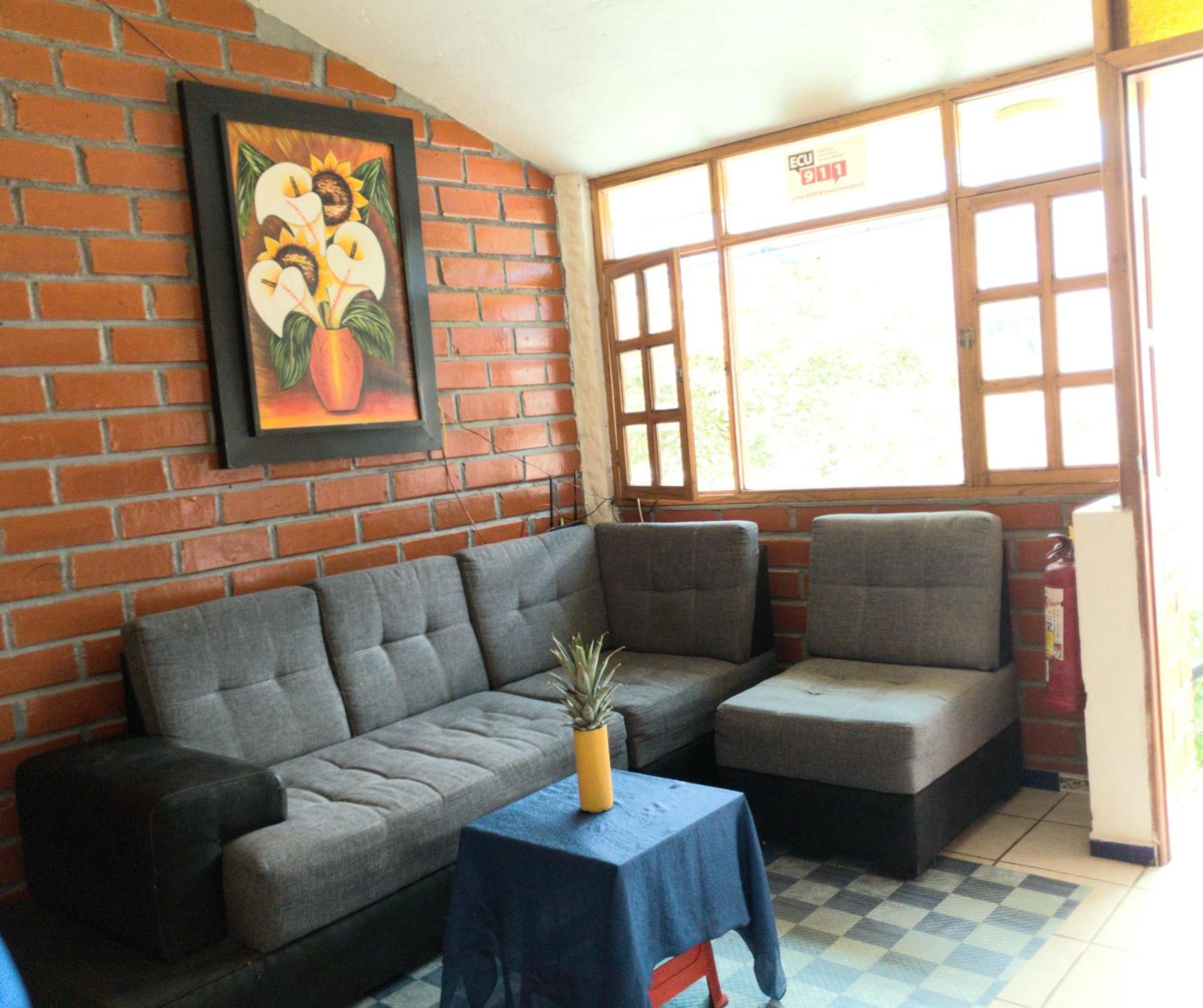 באניוס Hostal Inti Raymi Backpackers מראה חיצוני תמונה