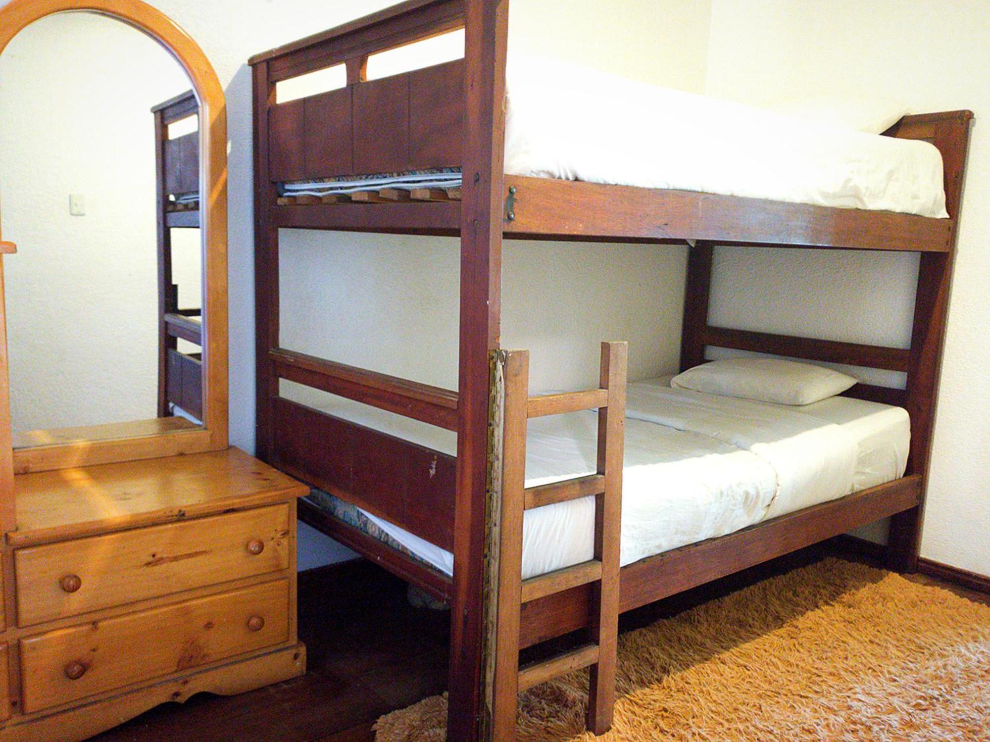 באניוס Hostal Inti Raymi Backpackers מראה חיצוני תמונה